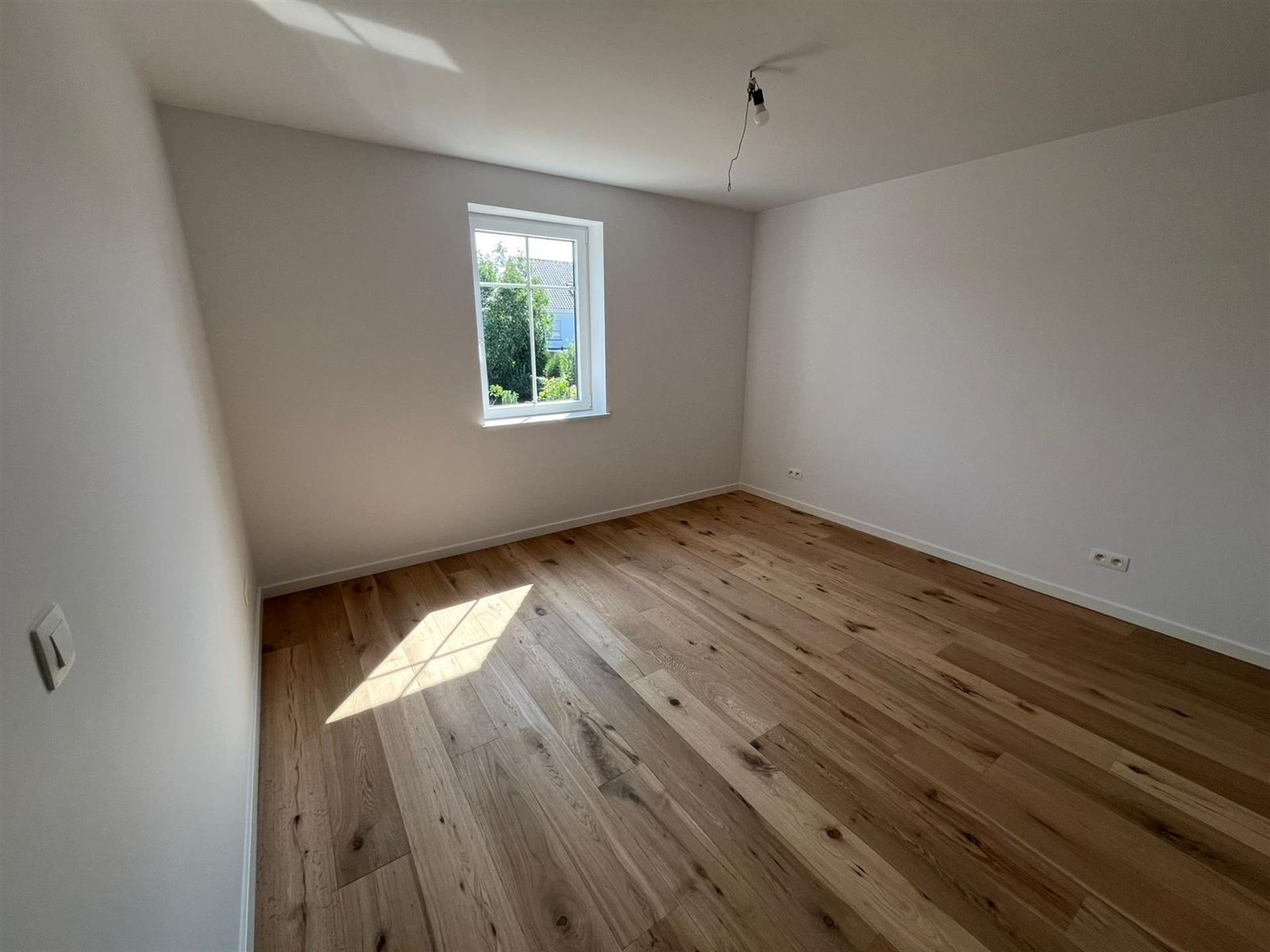 Prachtige nieuwbouw 3-gevel op rustige locatie foto 11