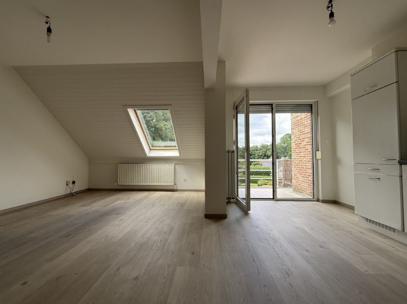 Leuk duplex-app. met 2 slaapkamers, terras en parking foto {{pictureIndex}}