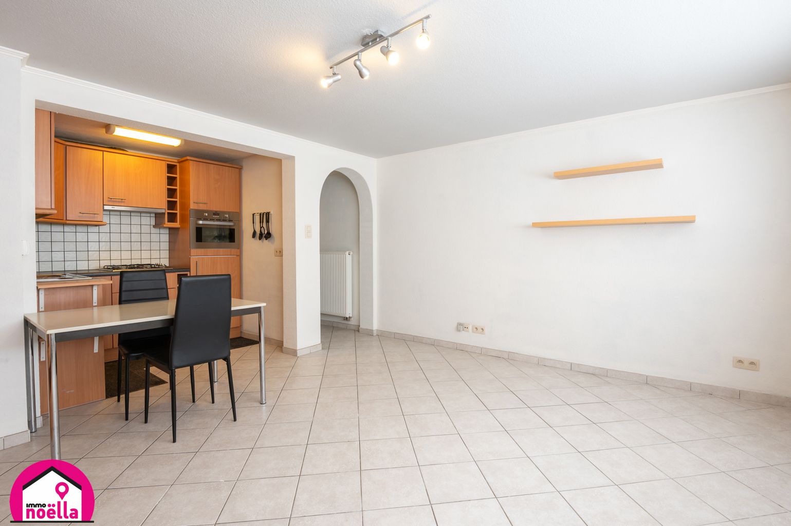 TE KOOP RUIM EENSLAAPKAMER APPARTEMENT TE WESTENDE foto 2