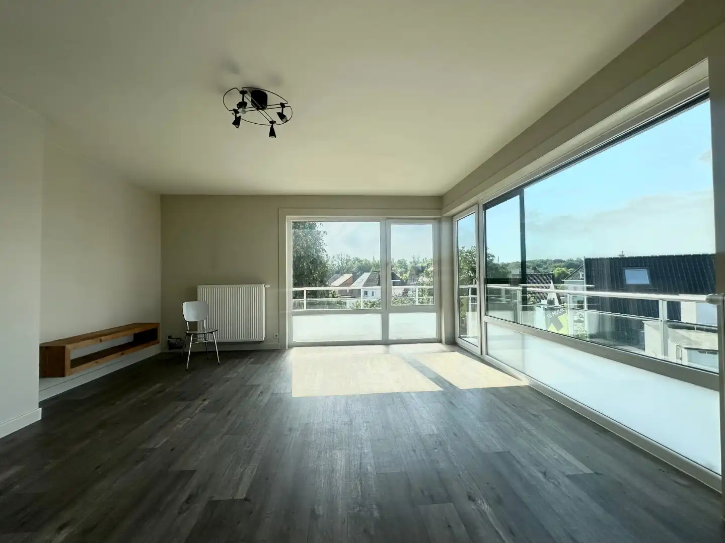 Lichtrijk appartement met drie slaapkamers foto 2