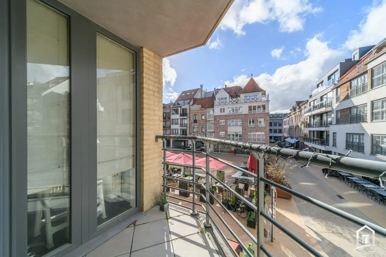 Lichtrijk appartement vlakbij de zeedijk van Knokke-Heist foto 8