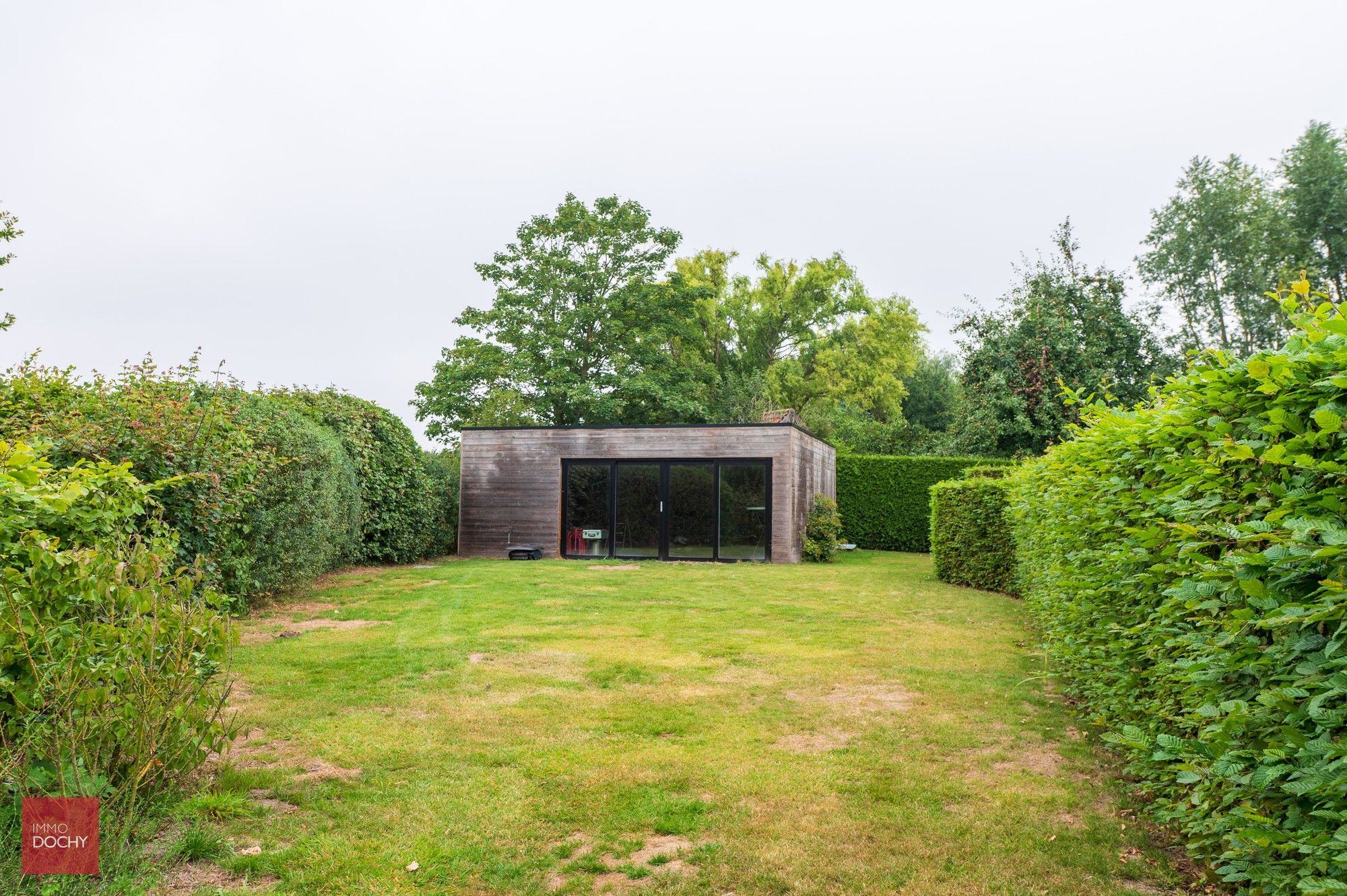 Afgeschermd van het dorpszicht tijdloze ruime VILLA met landelijk verzicht | Durmstraat foto 19