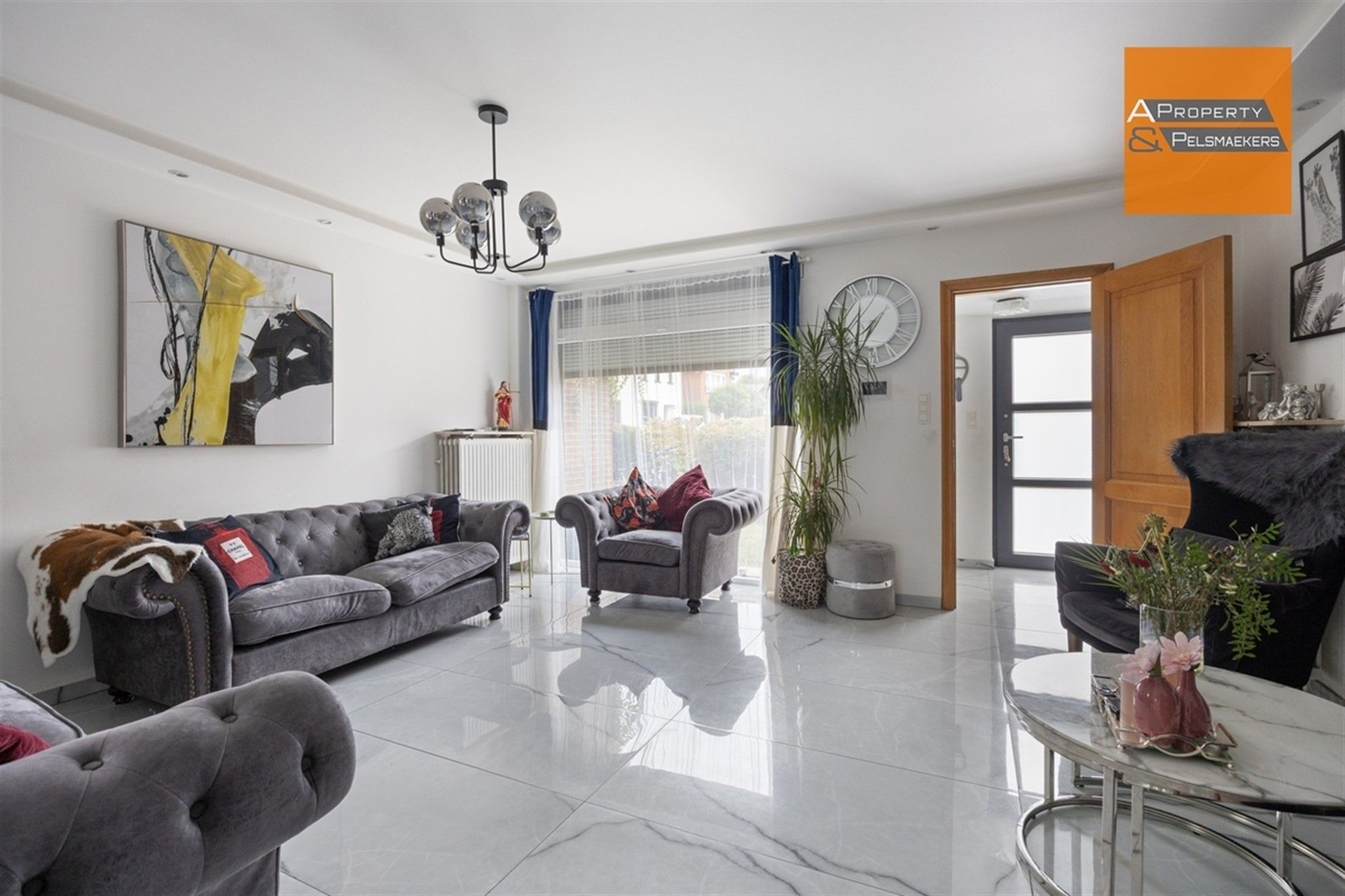 Gezinswoning met 3 à 4 kamers , tuin en garage foto 3