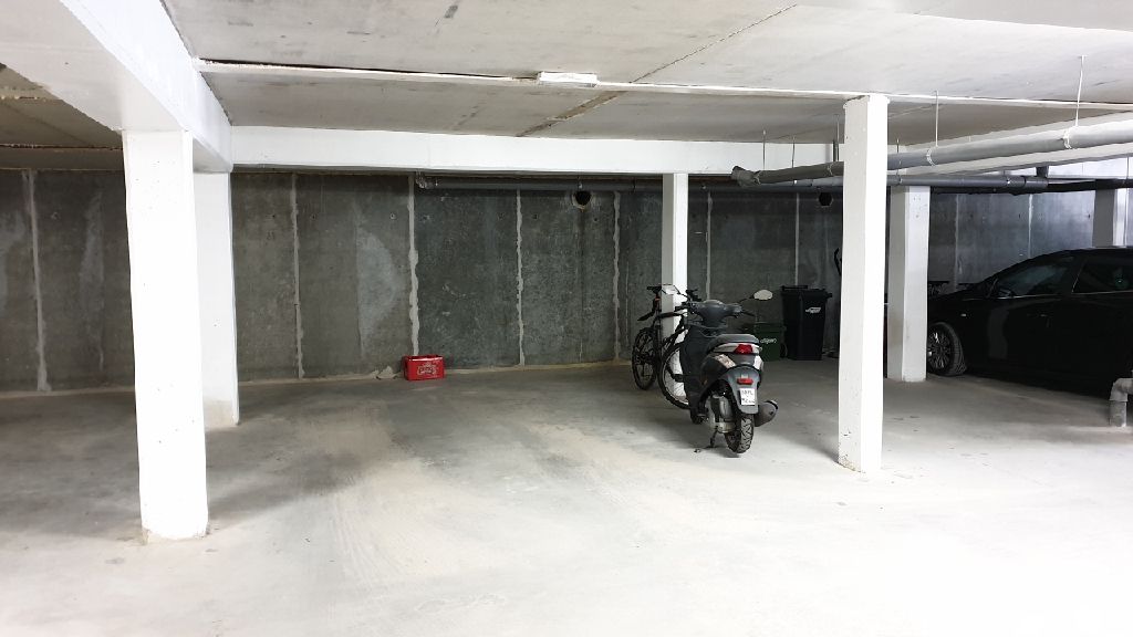 Ruime duplex in modern en klein gebouw foto 19