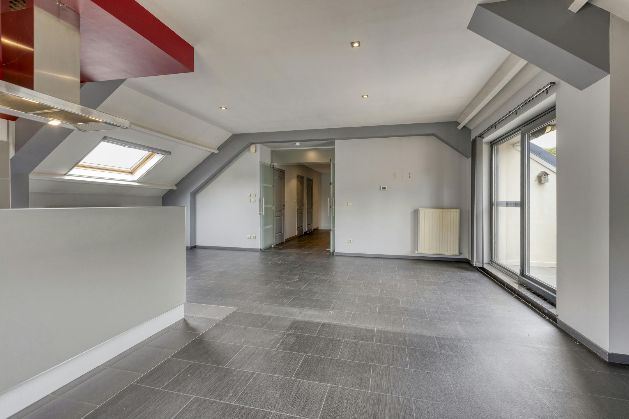 Opbrengsteigendom met 2 appartementen en hangaar te Lummen foto 37