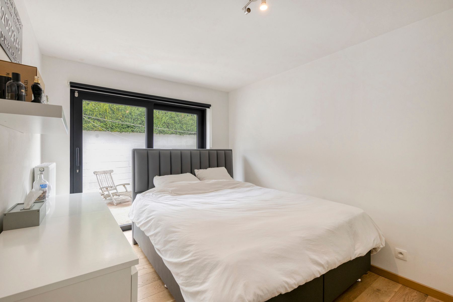 Charmante, grotendeels gerenoveerde bungalow op toplocatie! foto 13