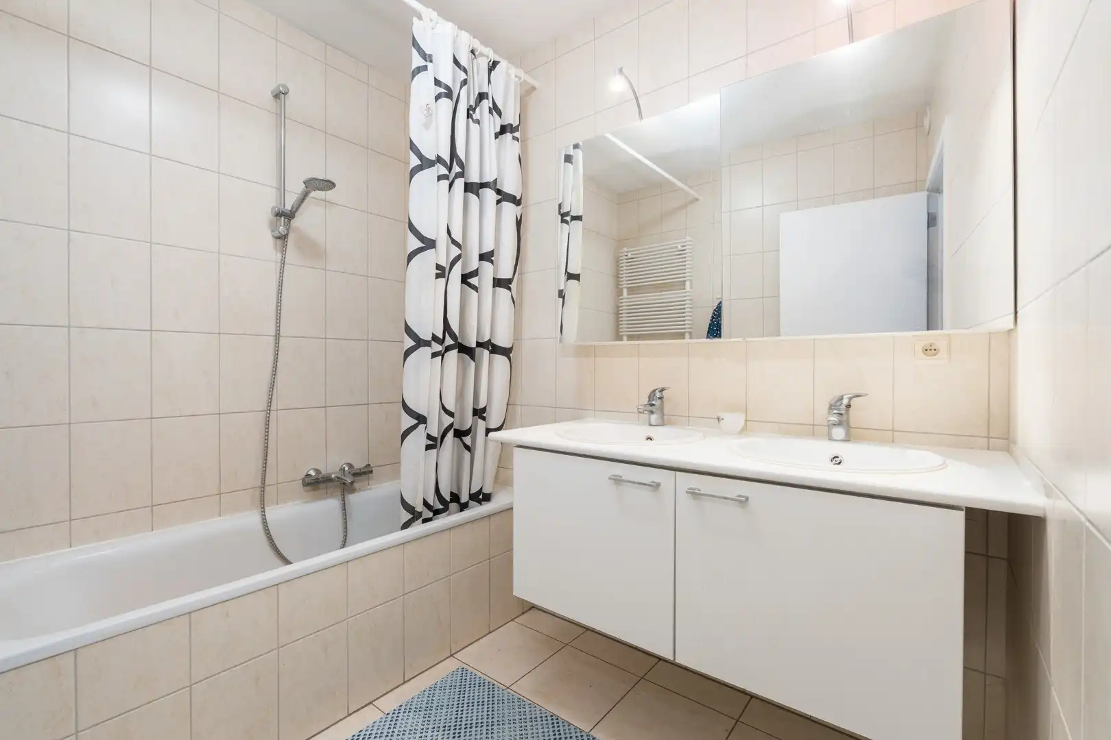 Lichtrijk 2 slaapkamer appartement op de eerste verdieping foto 13