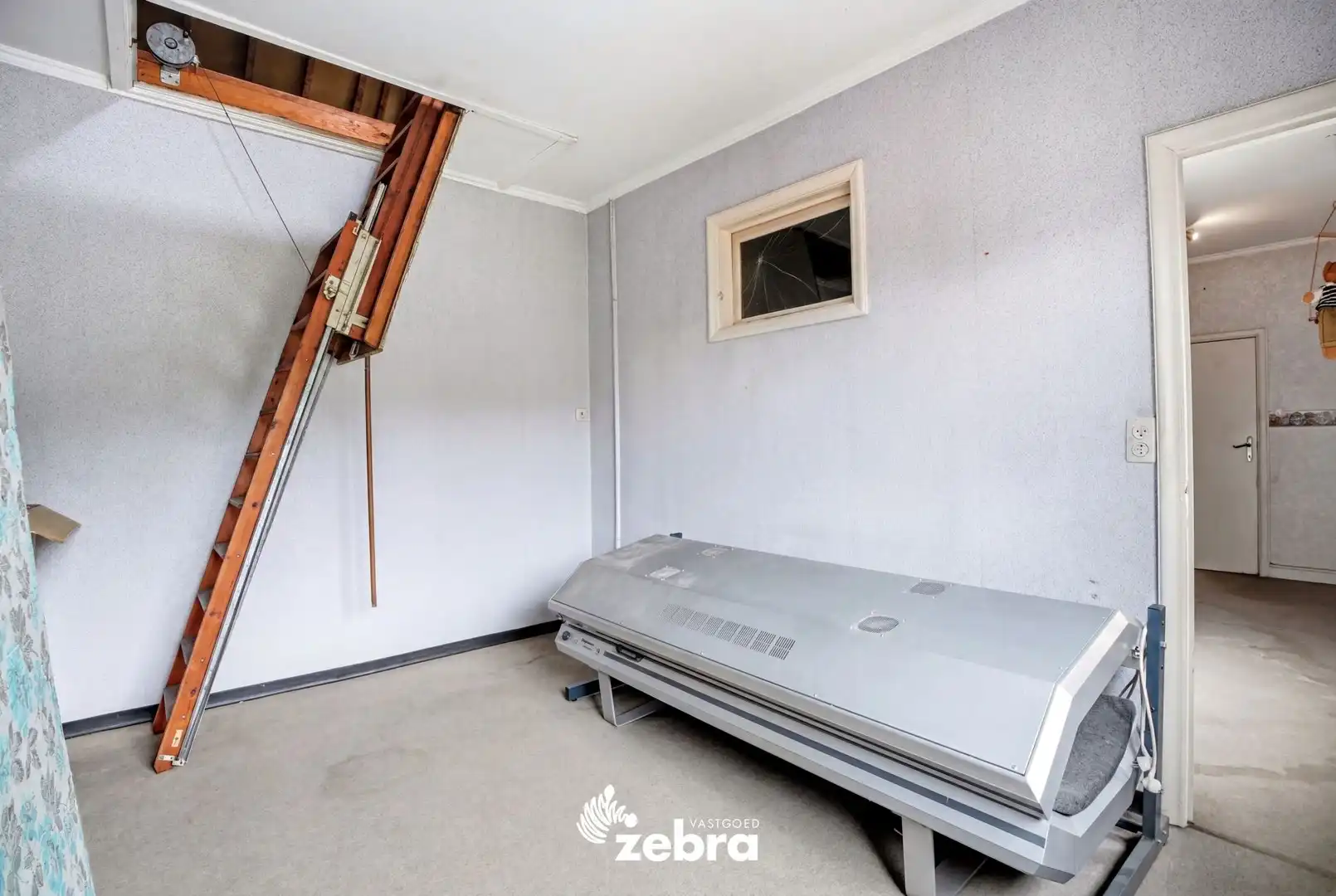 Ruime woning met 4 slaapkamers en tuin te Oostrozebeke! foto 15