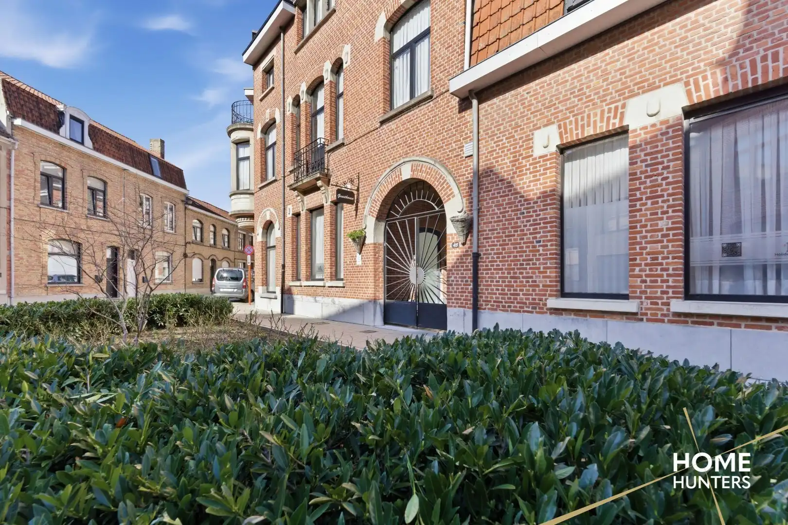 Rendabel investeringspand met combinatie van vaste verhuur en vakantieappartementen in centrum Ieper foto 2