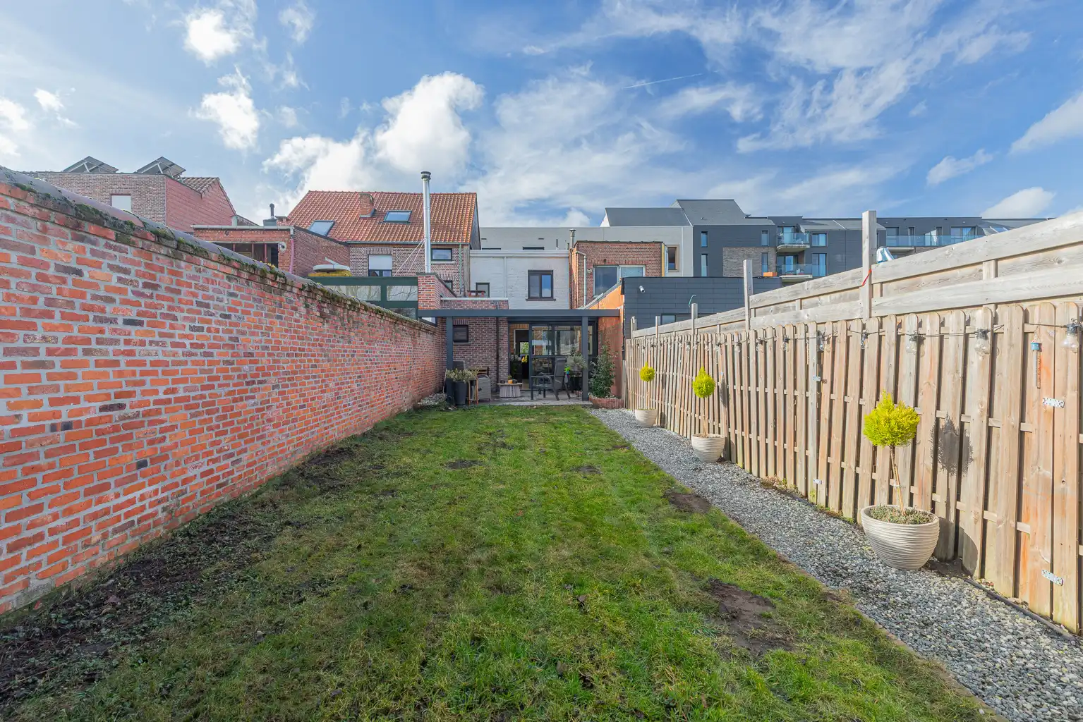 Instapklare rijwoning met 2 slaapkamers! foto 21