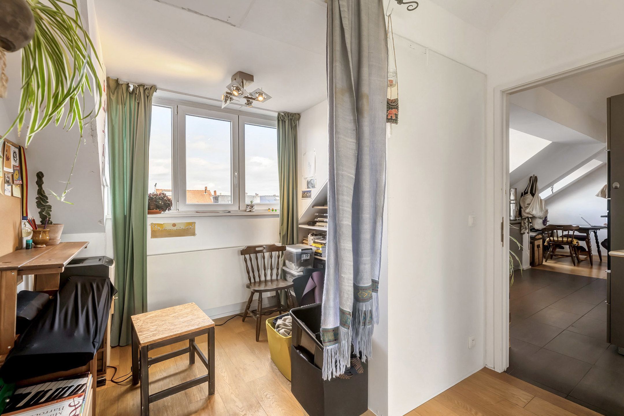 Instapklaar app. met groot terras van 40m² op goede ligging! foto 18