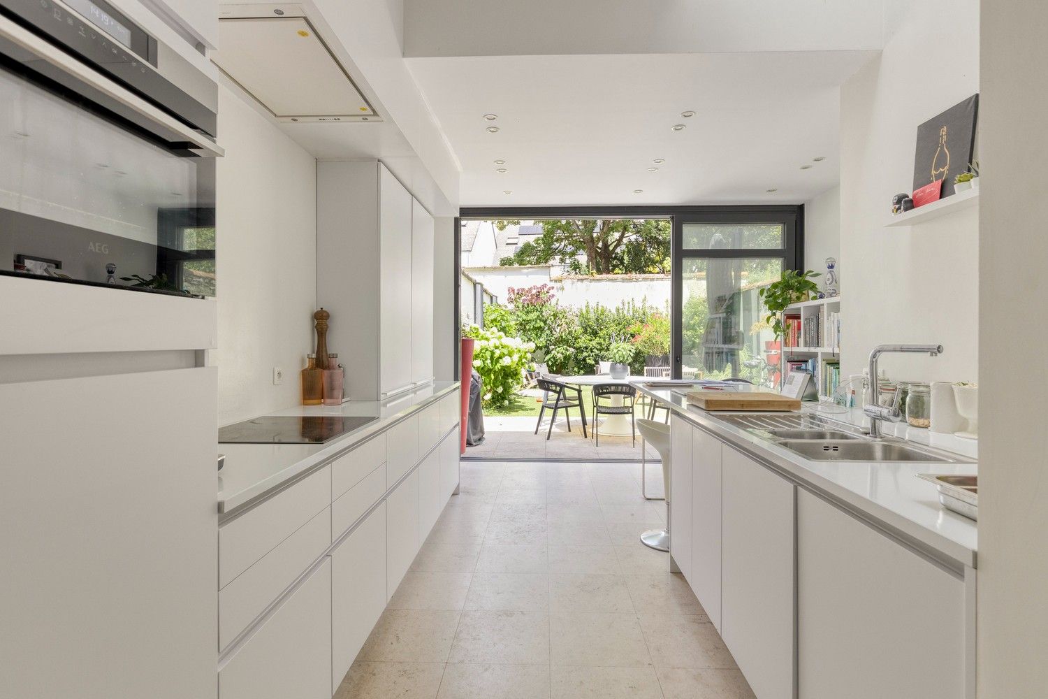 Exclusief gerenoveerd herenhuis met tuin aan de Coupure te Gent. foto 9