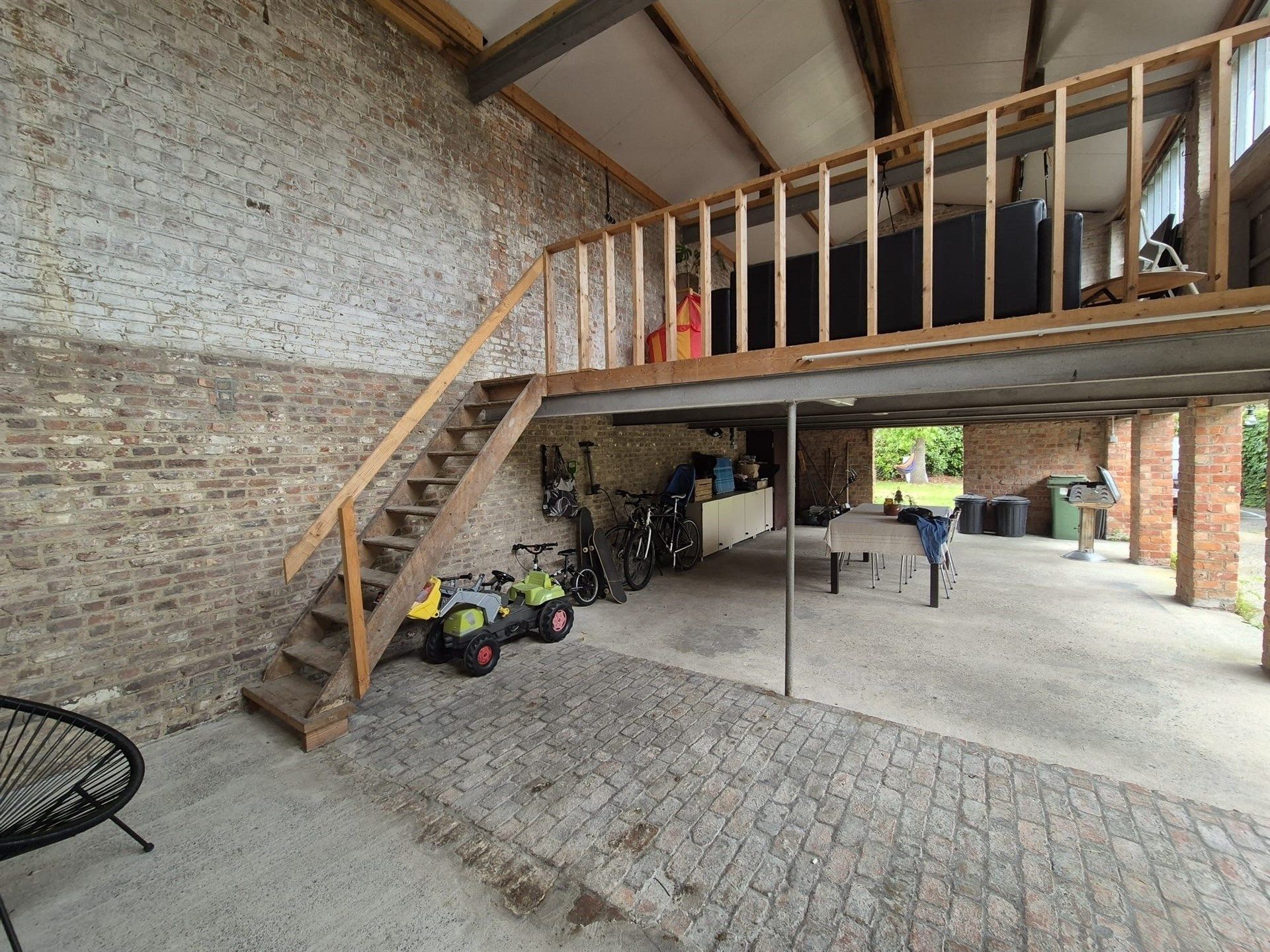 Uitzonderlijke ruime woning voor maximum 1 jaar. foto 3