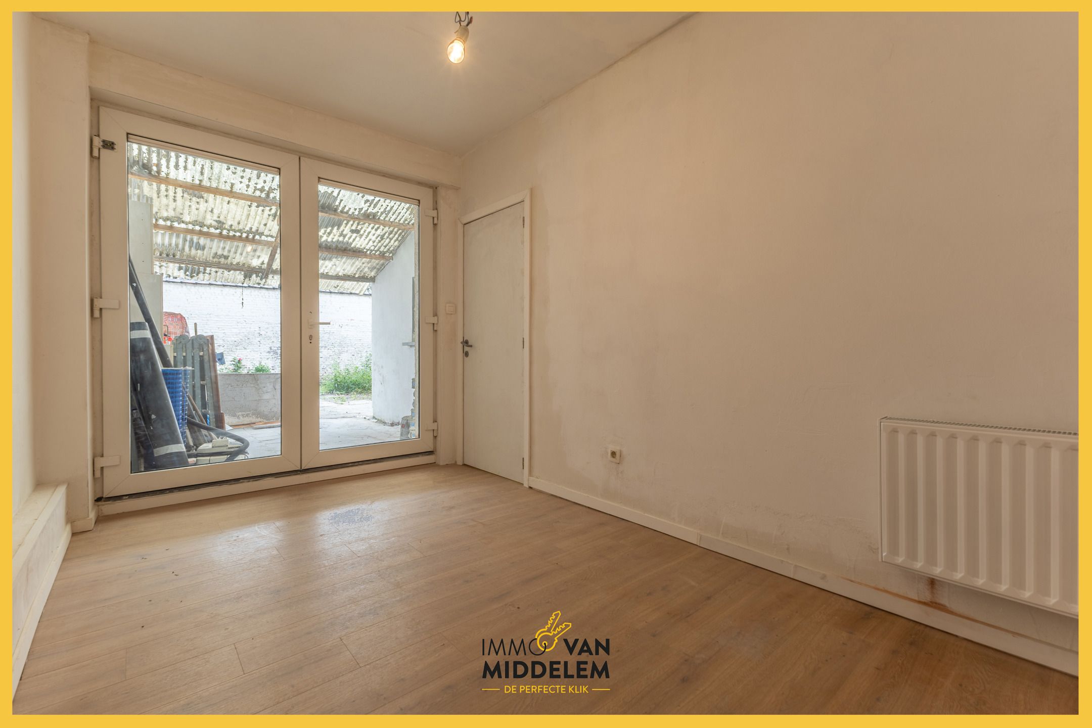 GELIJKVLOERS 2-KAMERAPPARTEMENT MET TUIN foto 7