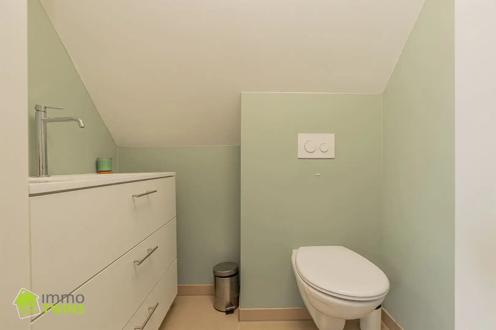 Ruim en stijlvol duplex appartement (155m²) met garage en staanplaats te Schoonaarde (Dendermonde). foto 19