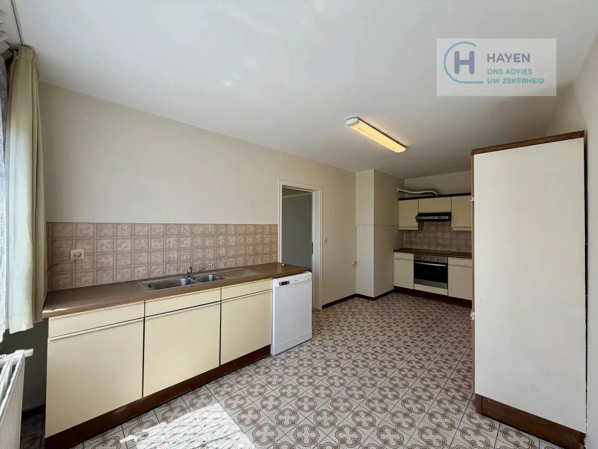 Ruim appartement met 3 slaapkamers te huur in Borgloon (2e verdieping) foto 8