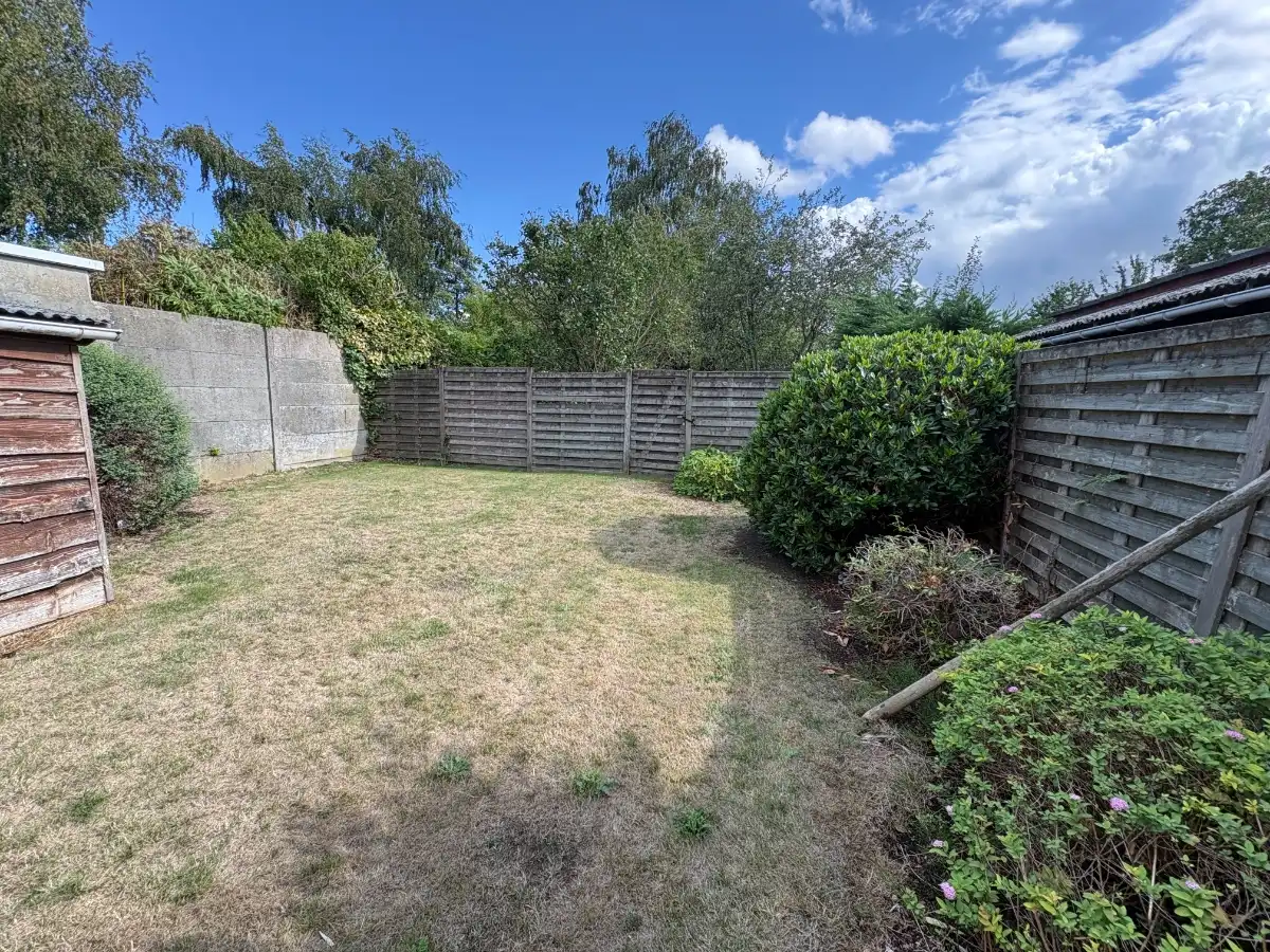 EENGEZINSWONING + garage & grote tuin foto 13