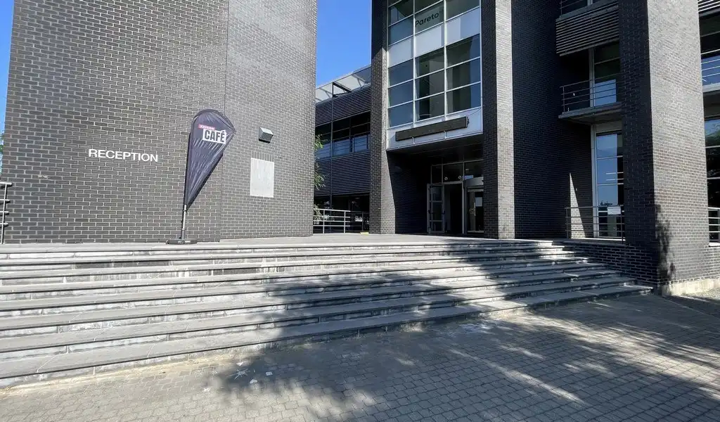 Kantoorruimte met dienstverlening in Lier foto 2