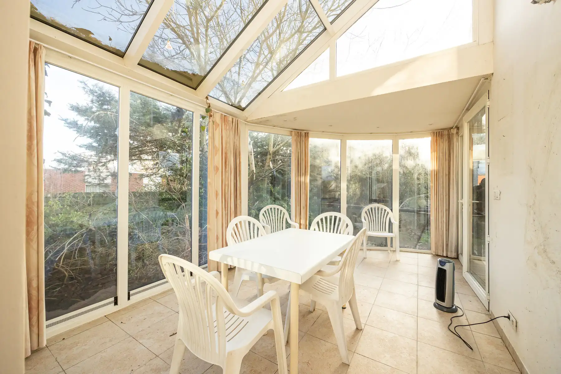 Te renoveren split-level villa met 4 slk + bureel op 1.924m² foto 14