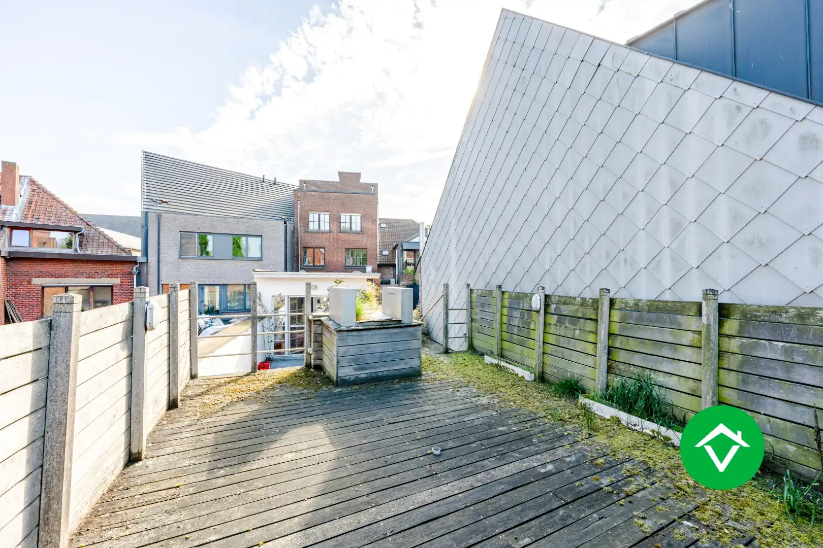 Ruim triplex appartement met 5 slaapkamers, in het centrum van Torhout foto 16