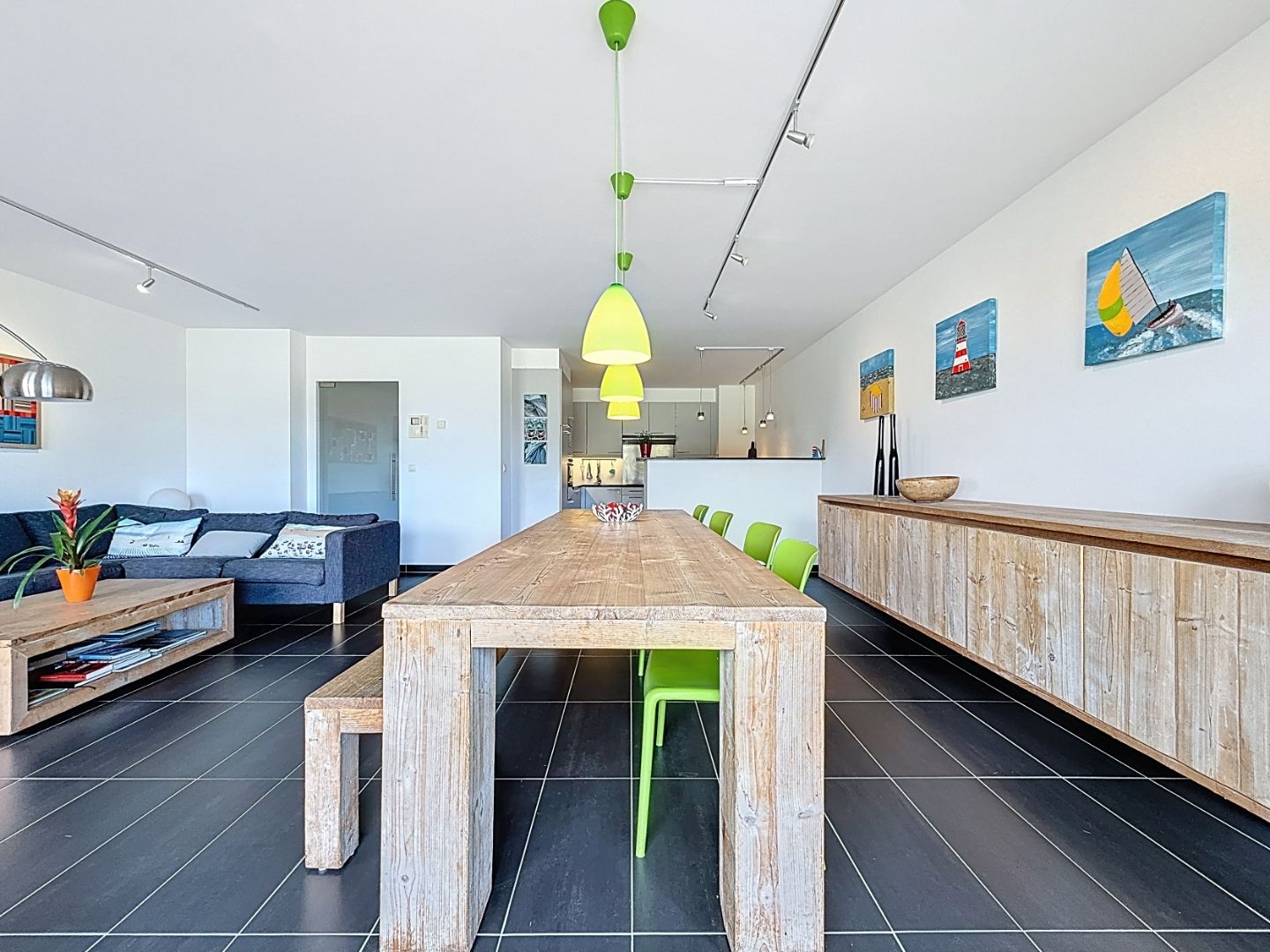 Appartement (type doorloper) met uitzicht op de vaargeul en zuid gericht terras foto 6