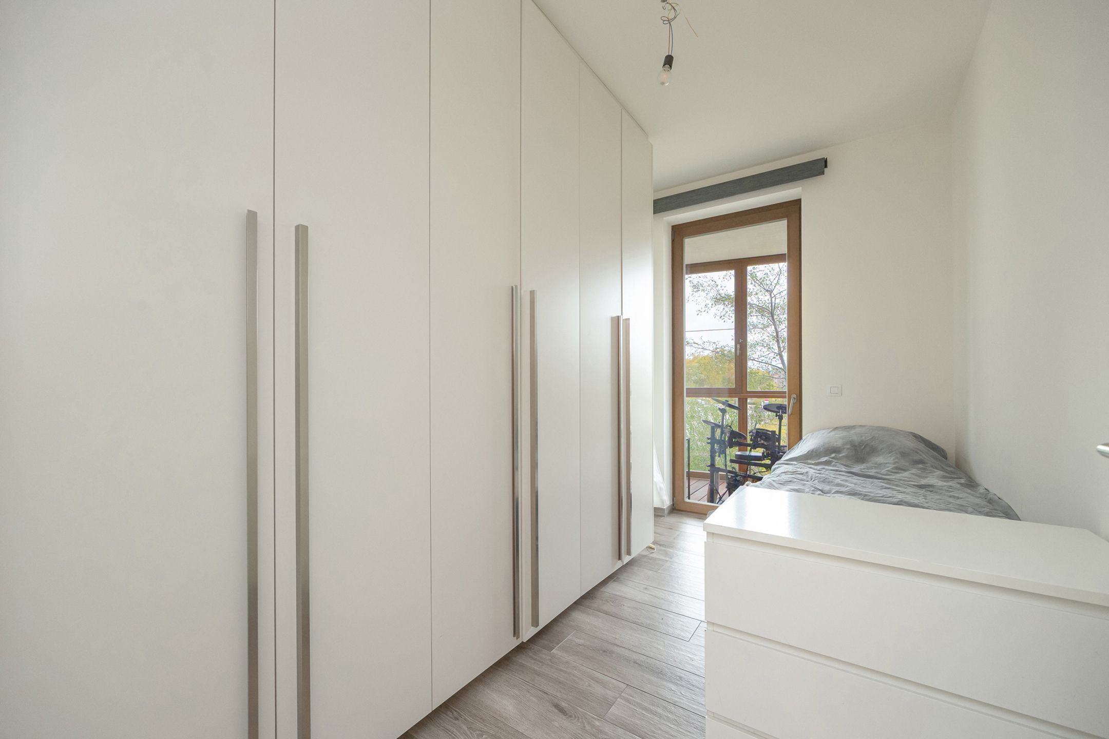 App met groot terras, kelderberging en autostaanplaats foto 11