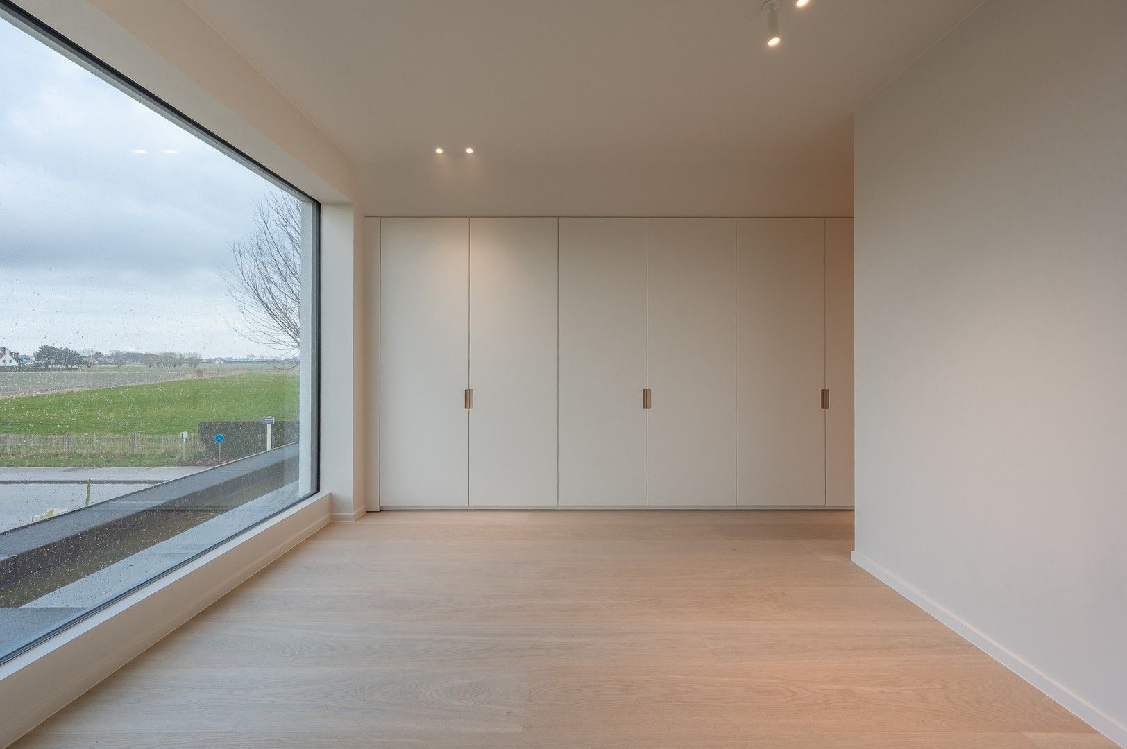 Luxueuze nieuwbouwvilla gelegen aan de rand van het Zoute, op slechts enkele minuten van de zee en het strand. foto 33