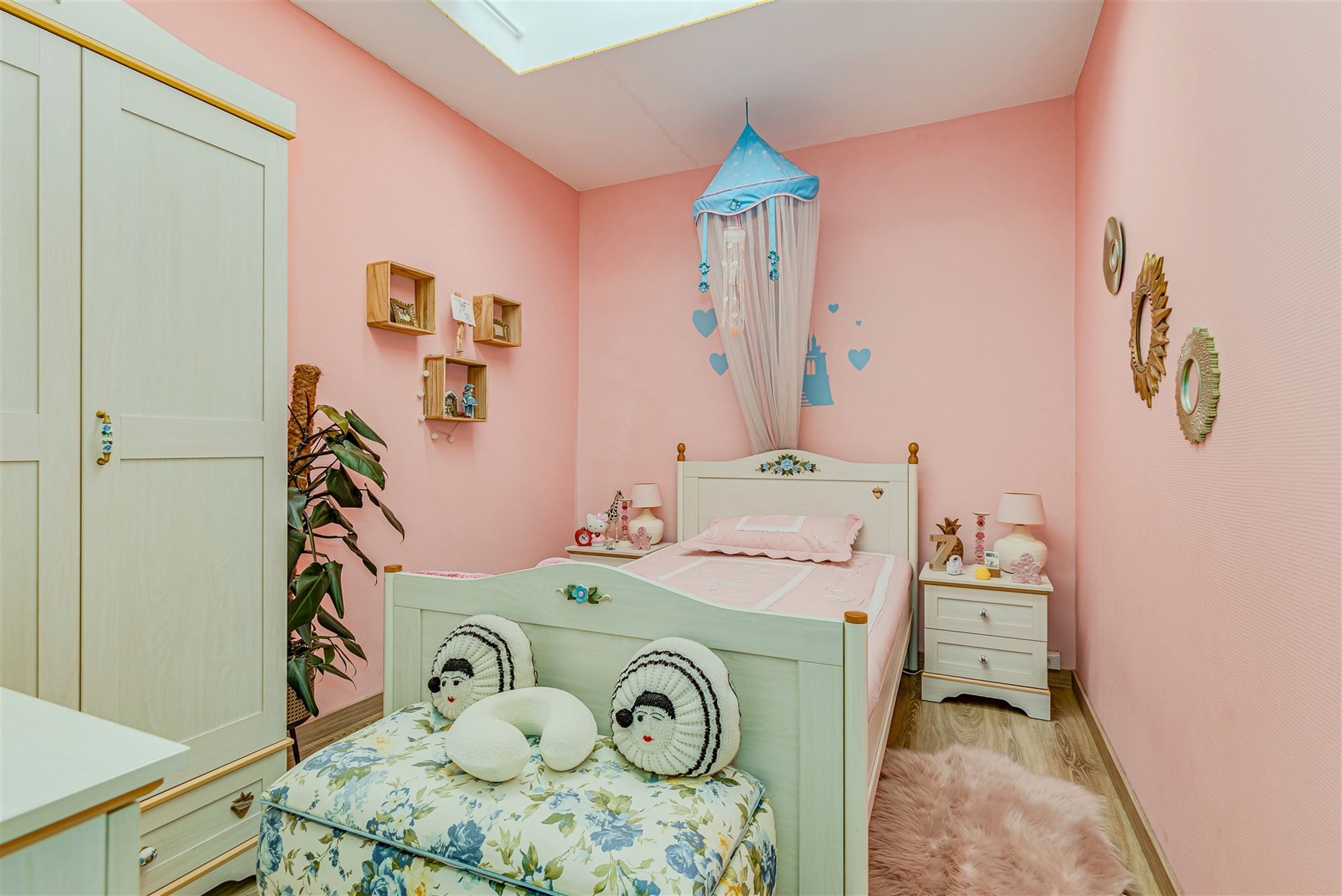 Mooi ingerichte woning met 4 slk, 2 badk en ruime stadstuin in Merksem foto 14
