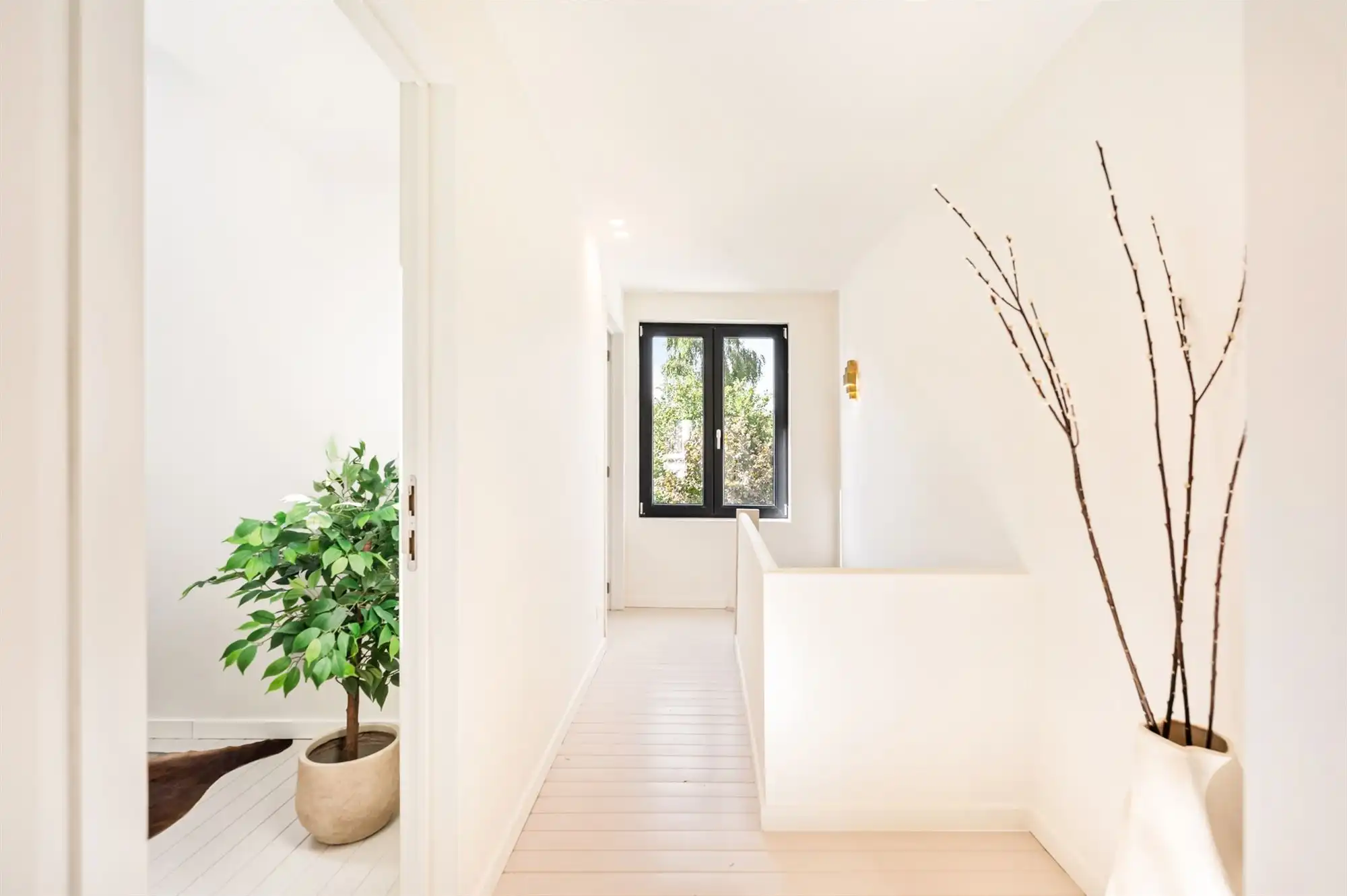 Gerenoveerde woning met 4 slk en grote tuin! foto 37
