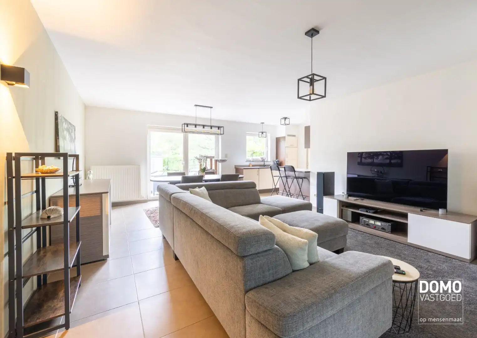 Landelijk wonen in stijl: instapklare pastorijwoning met prachtige tuin in Thiewinkel foto 4