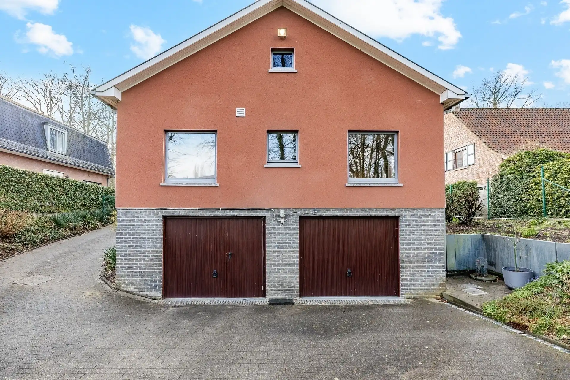 Bungalow met 4 slks, tuin en dubbele garage foto 20