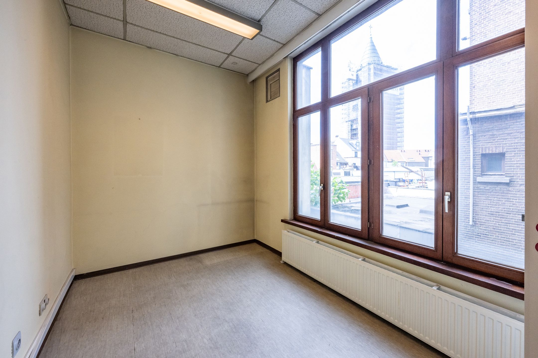 Te Huur Kantoor te Borgerhout foto 12