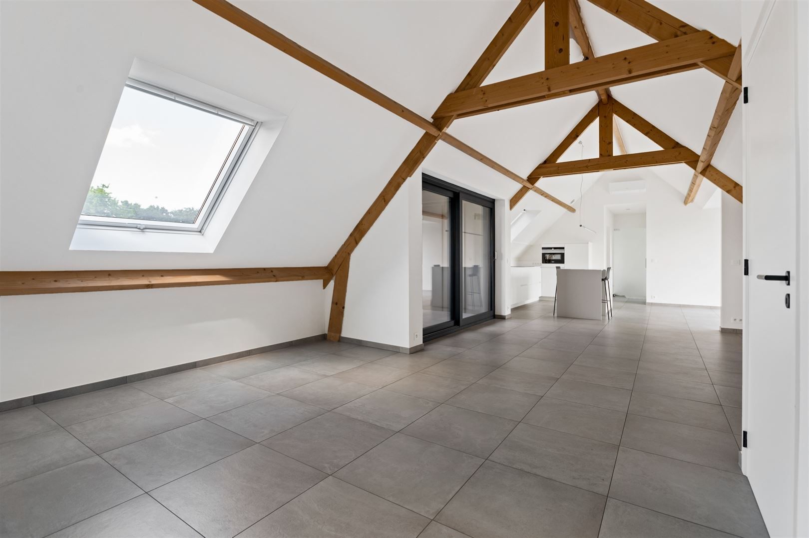 Recente penthouse ca. 114m2 met inpandig terras en optionele parking. foto 4