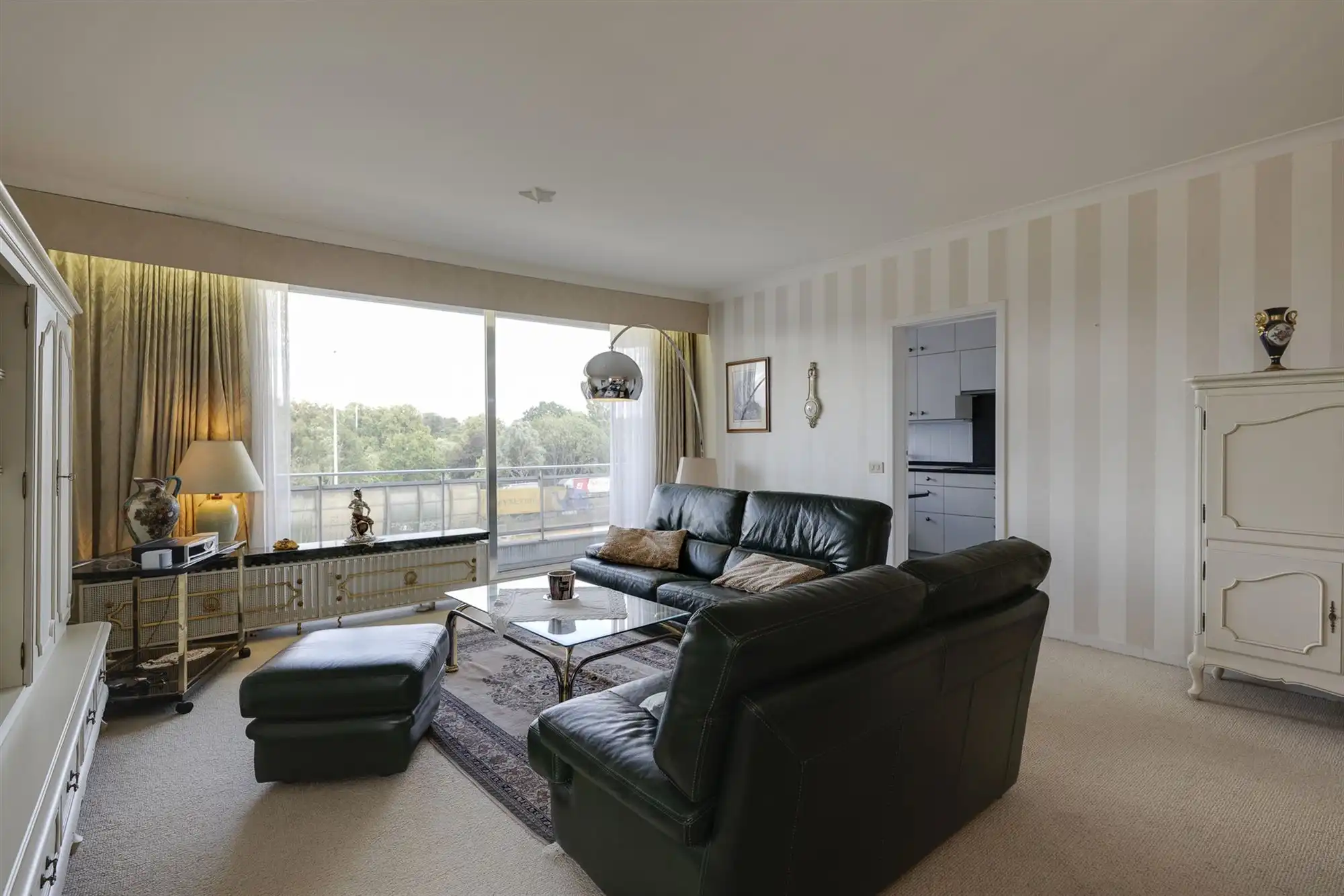 Ruim appartement met 2 slaapkamers inclusief garagebox nabij het Rivierenhof foto 5