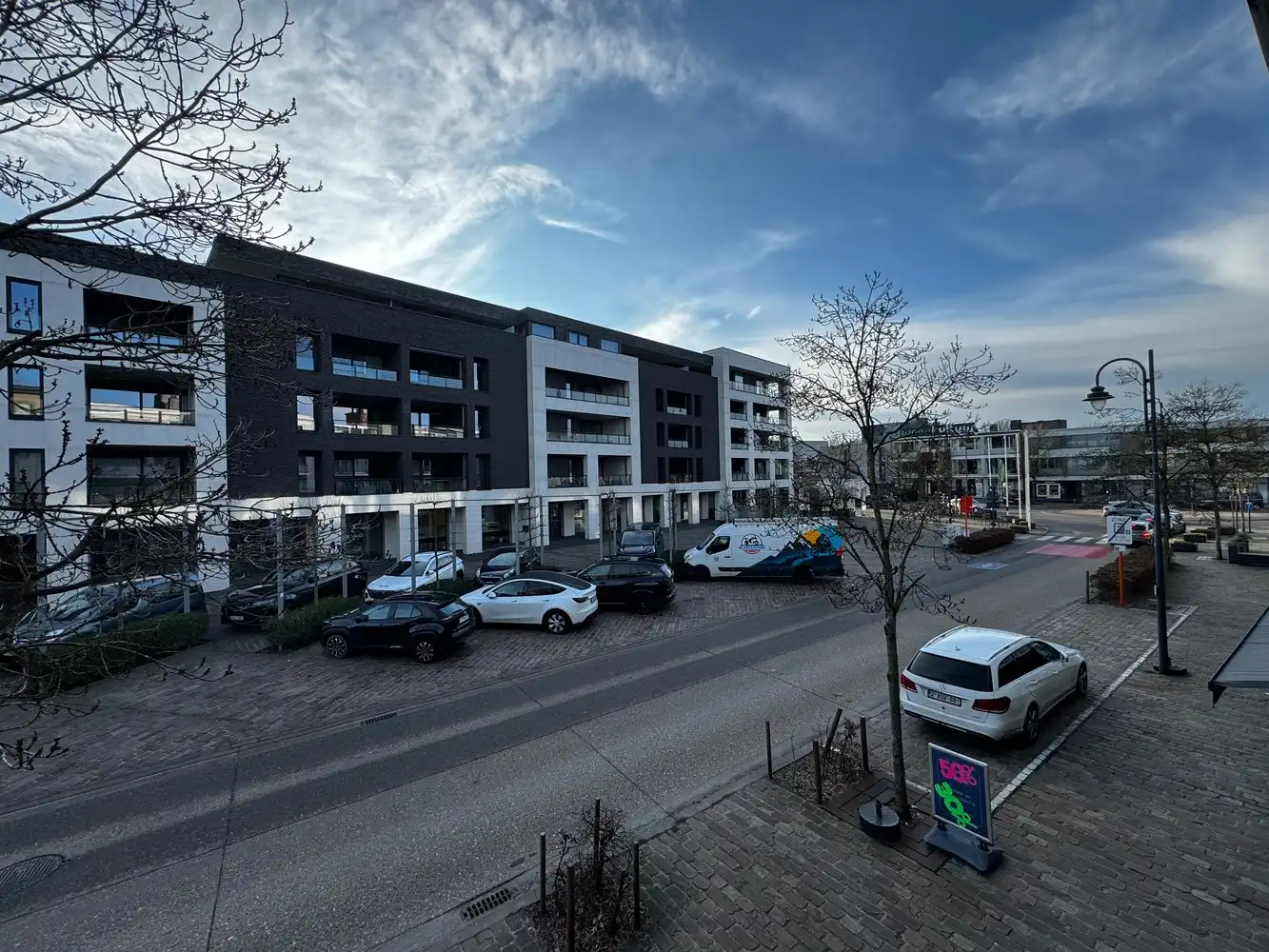 Te huur – Energiezuinig & ruim appartement in hartje Zutendaal foto 2