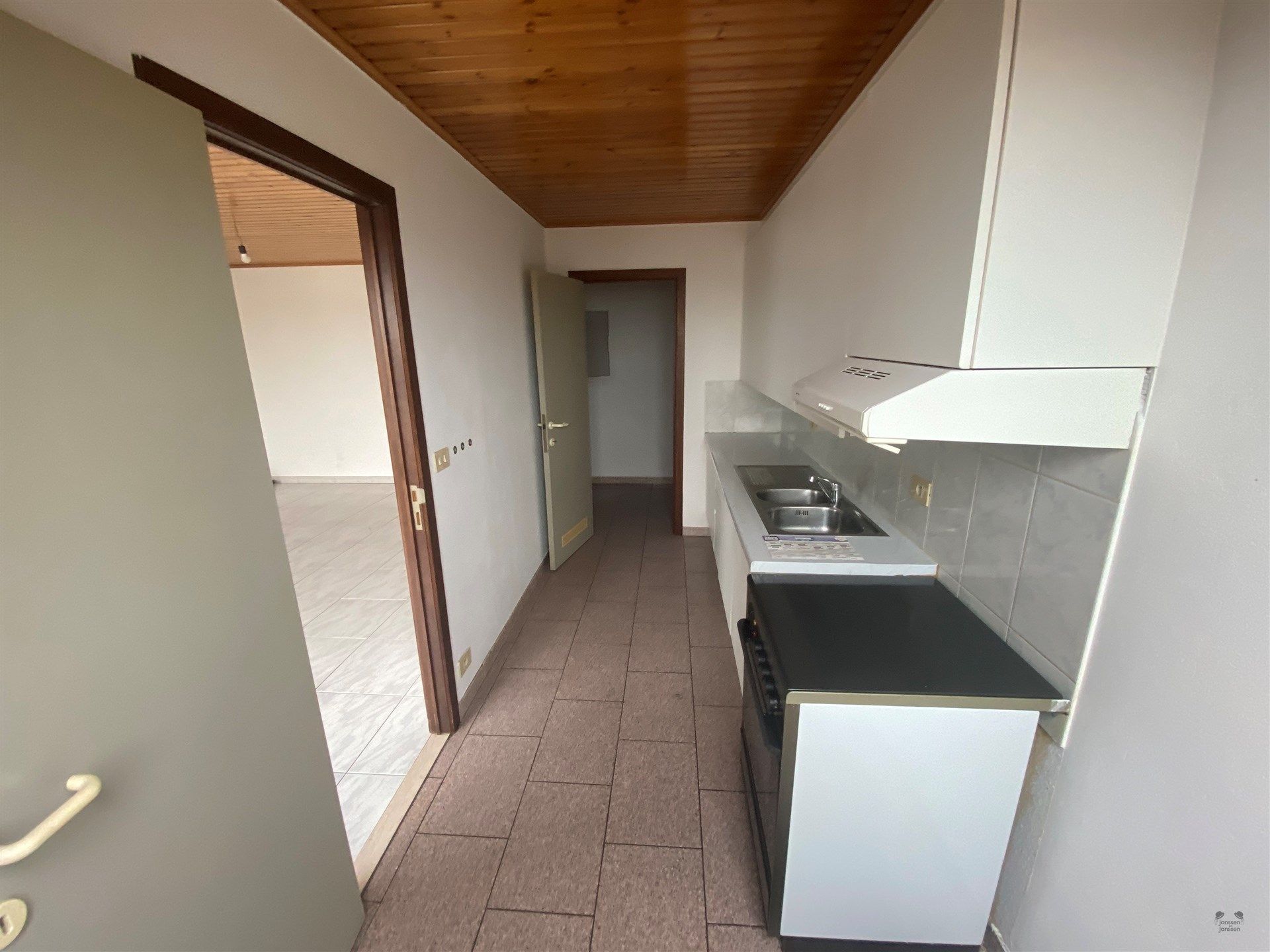Knus 2-slaapkamer appartement met 2 terrassen  foto 4