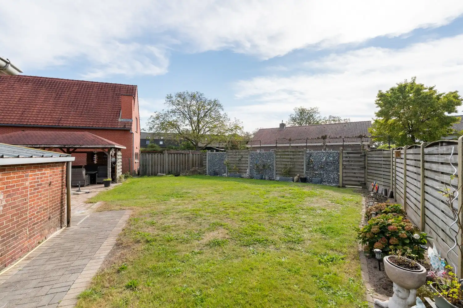 Ruime woning in een mooie omgeving, vlak bij de Nederlandse grens foto 27
