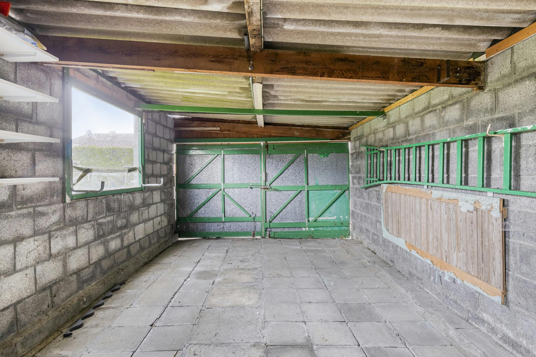 Woning met 3 slaapkamers, garage en tuin te koop. foto 27