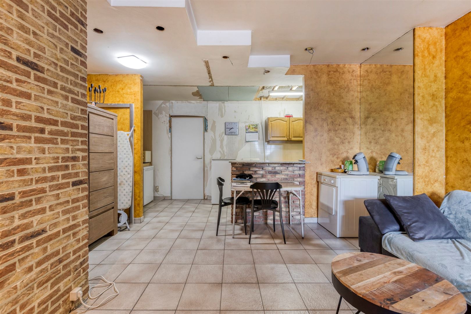 Te renoveren gelijkvloers appartement foto 7