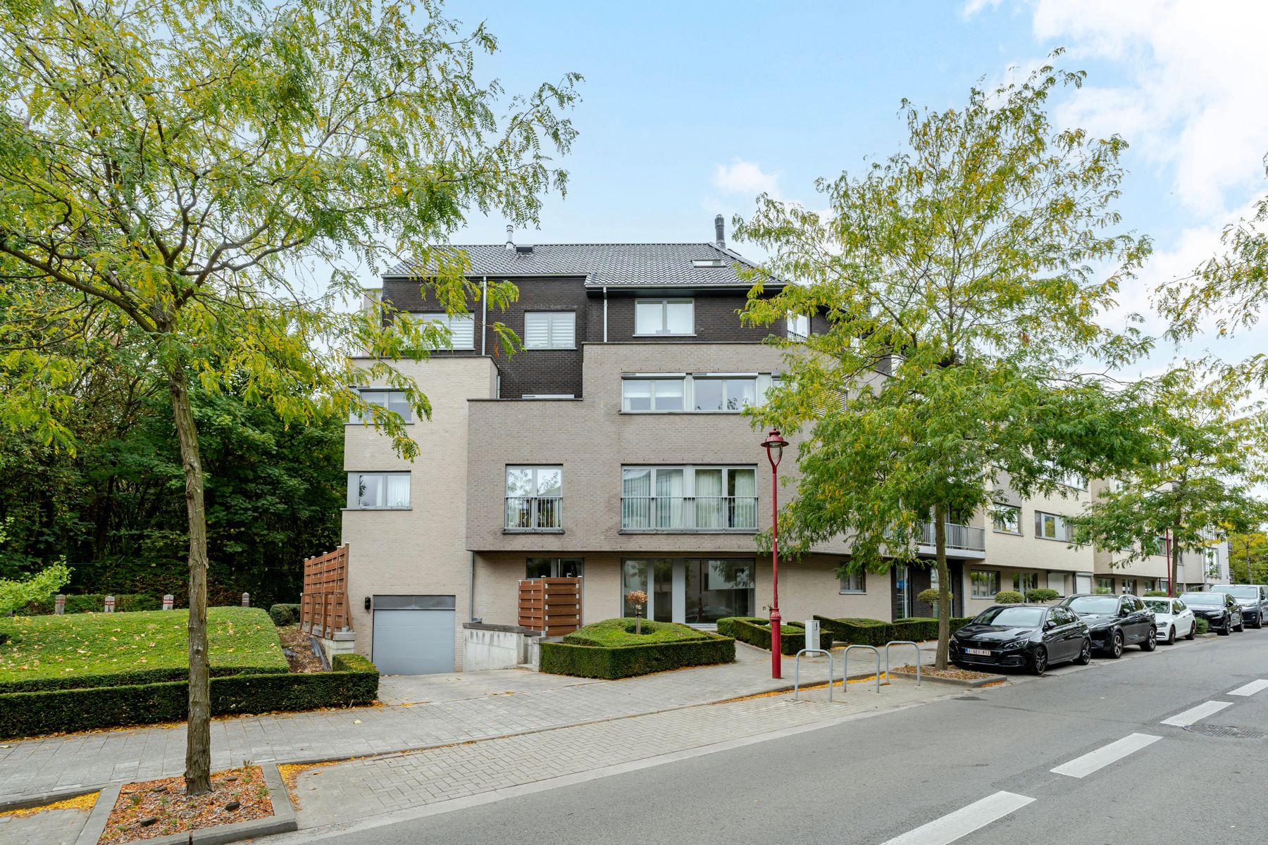 Instapklaar 2 slaapkamer appartement met grote tuin foto 16