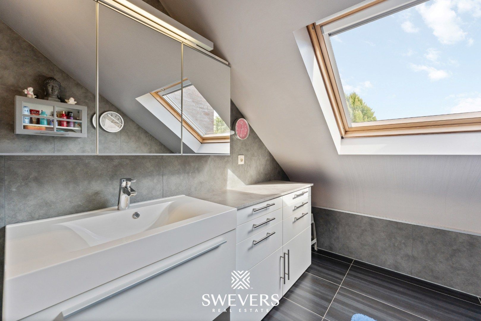 Ruim appartement van 134m² met groot terras te Zonhoven foto 19