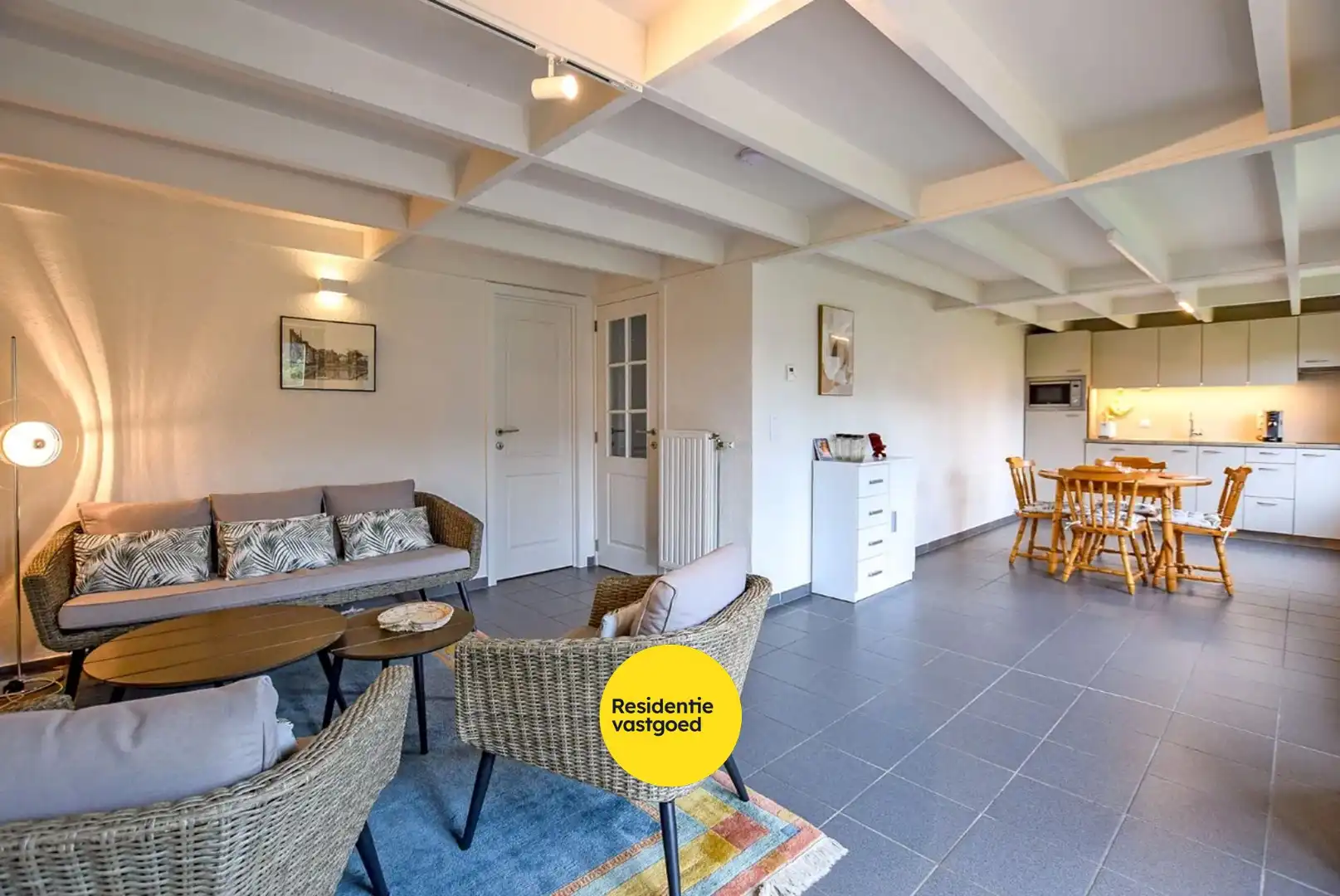Prachtig onderhouden vakantiewoning (type vissershuis) met 3 slaapkamers en privé-parkeerplaats te Oostduinkerke.  foto 3