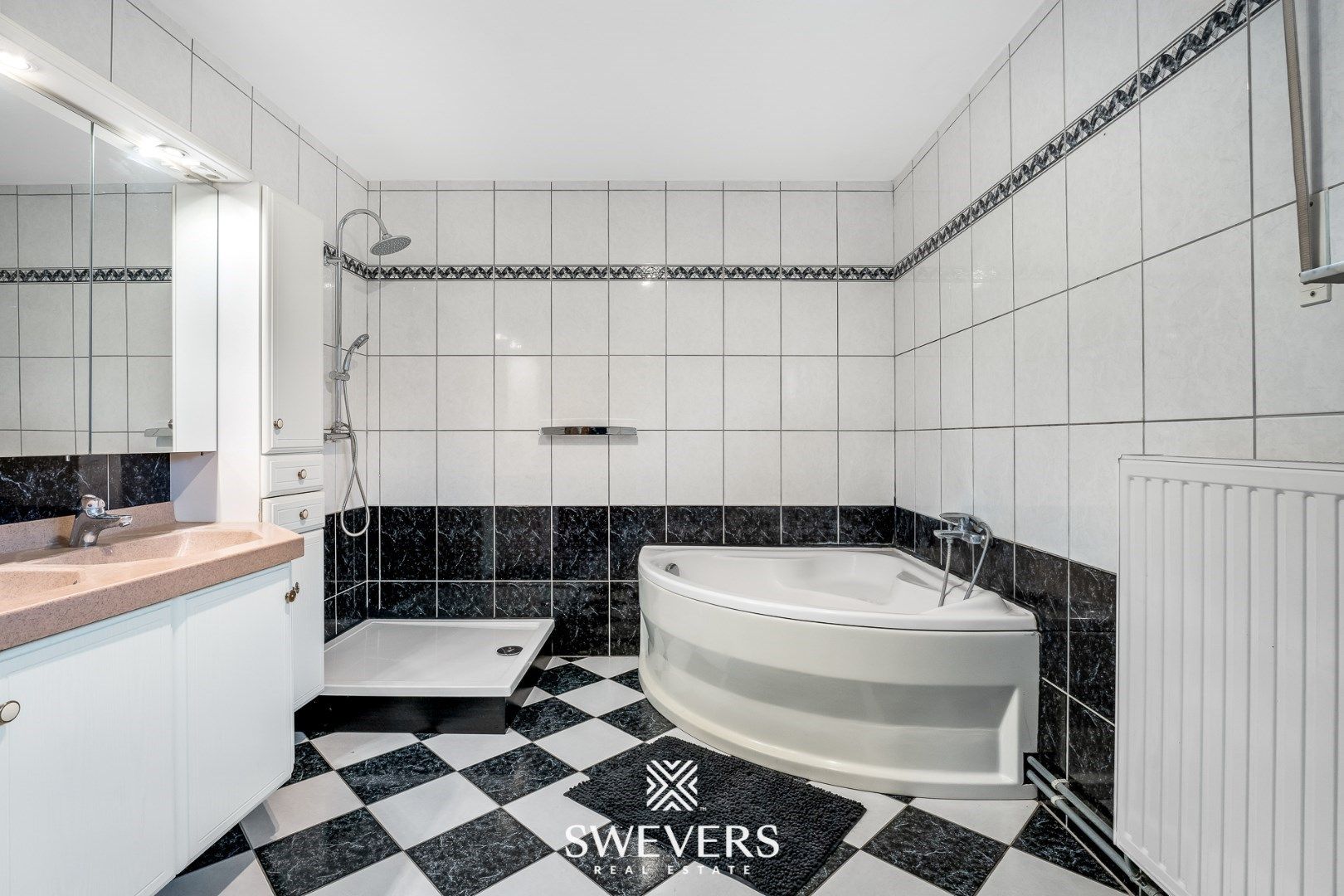 Charmante woning met verwarmd zwembad in Heusden-Zolder foto 14