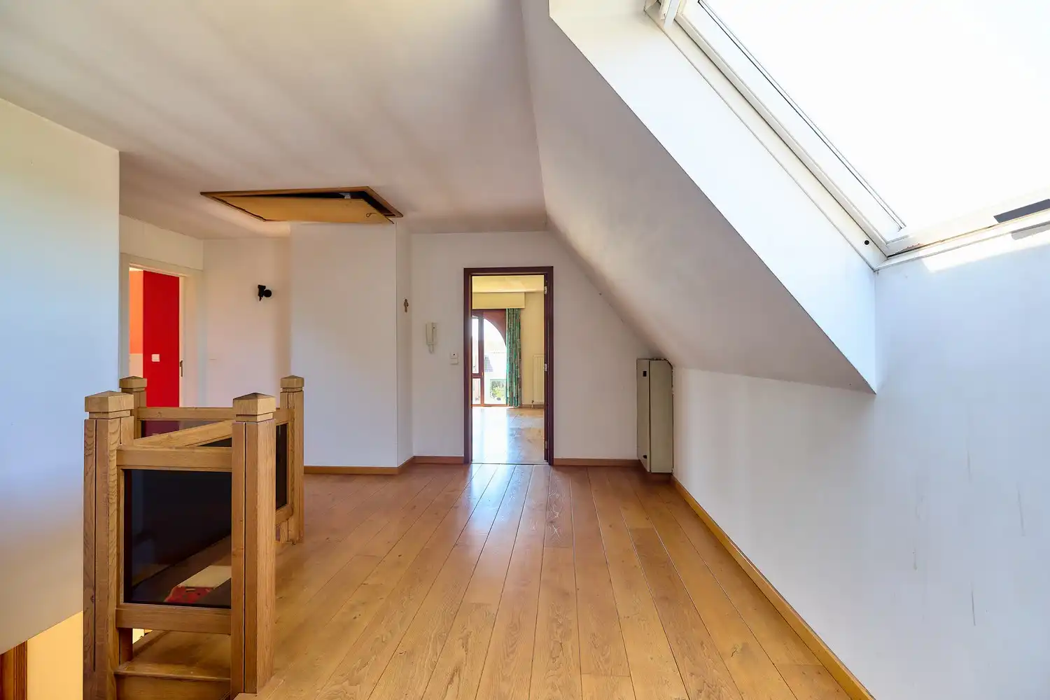 Ruime en degelijk gebouwde villa op groen perceel van 1318m² met zicht op de velden foto 14