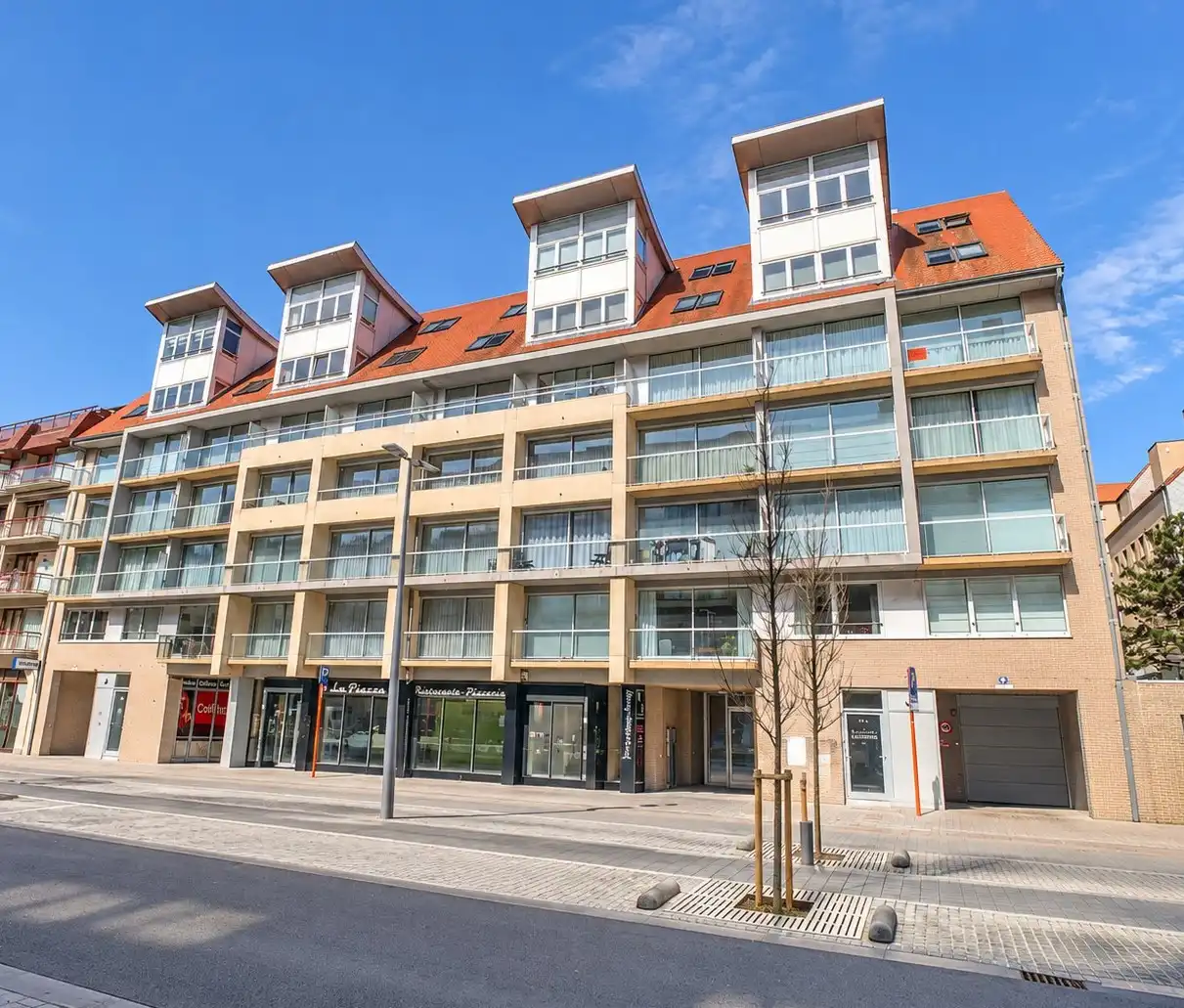 Ondergrondse autostaanplaats in Residentie Gauguin te Nieuwpoort-Bad. foto {{pictureIndex}}