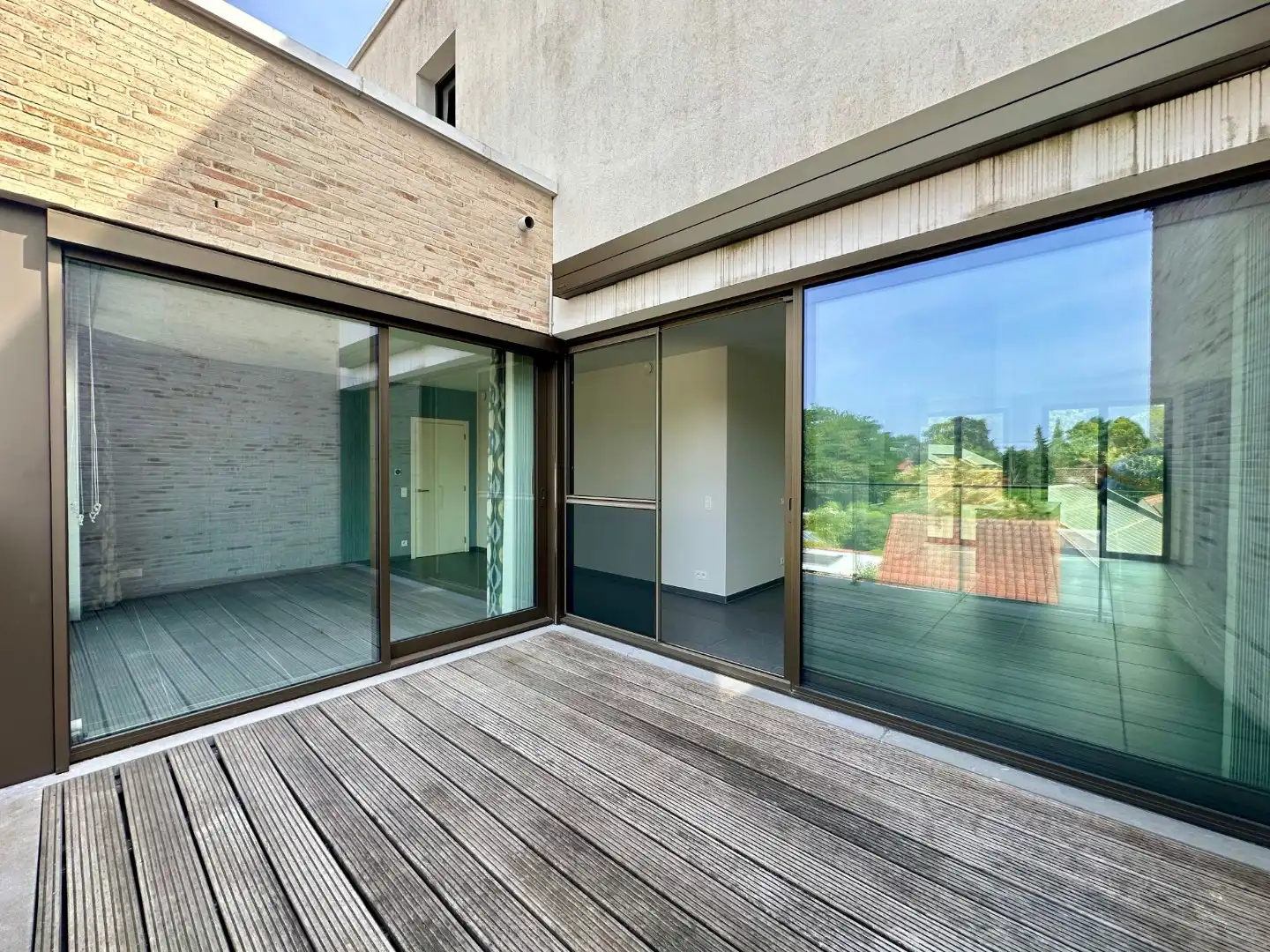 Zeer ruim appartement op goede locatie nabij de Smedenpoort foto 8