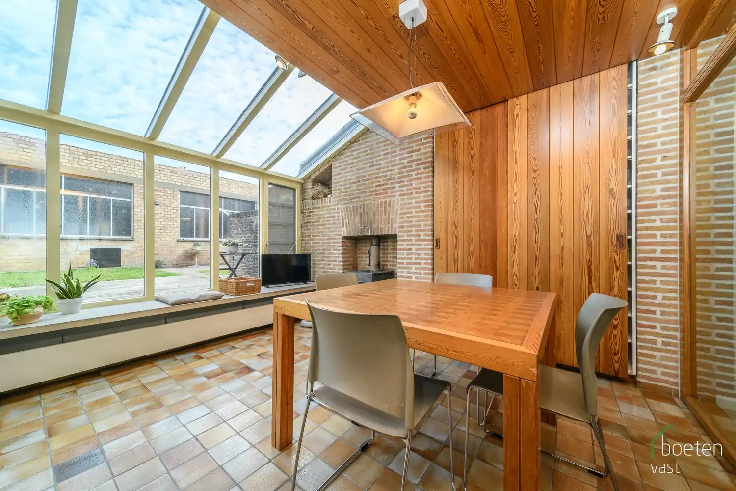 Alveringem: polyvalent eigendom met woonhuis en loodsen en met tal van mogelijkheden op strategische ligging op 4.672m² totale grondopp. foto 6