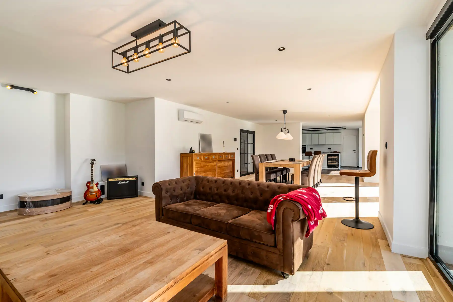 Gerenoveerde villa in een groene omgeving nabij alle invalswegen foto 9