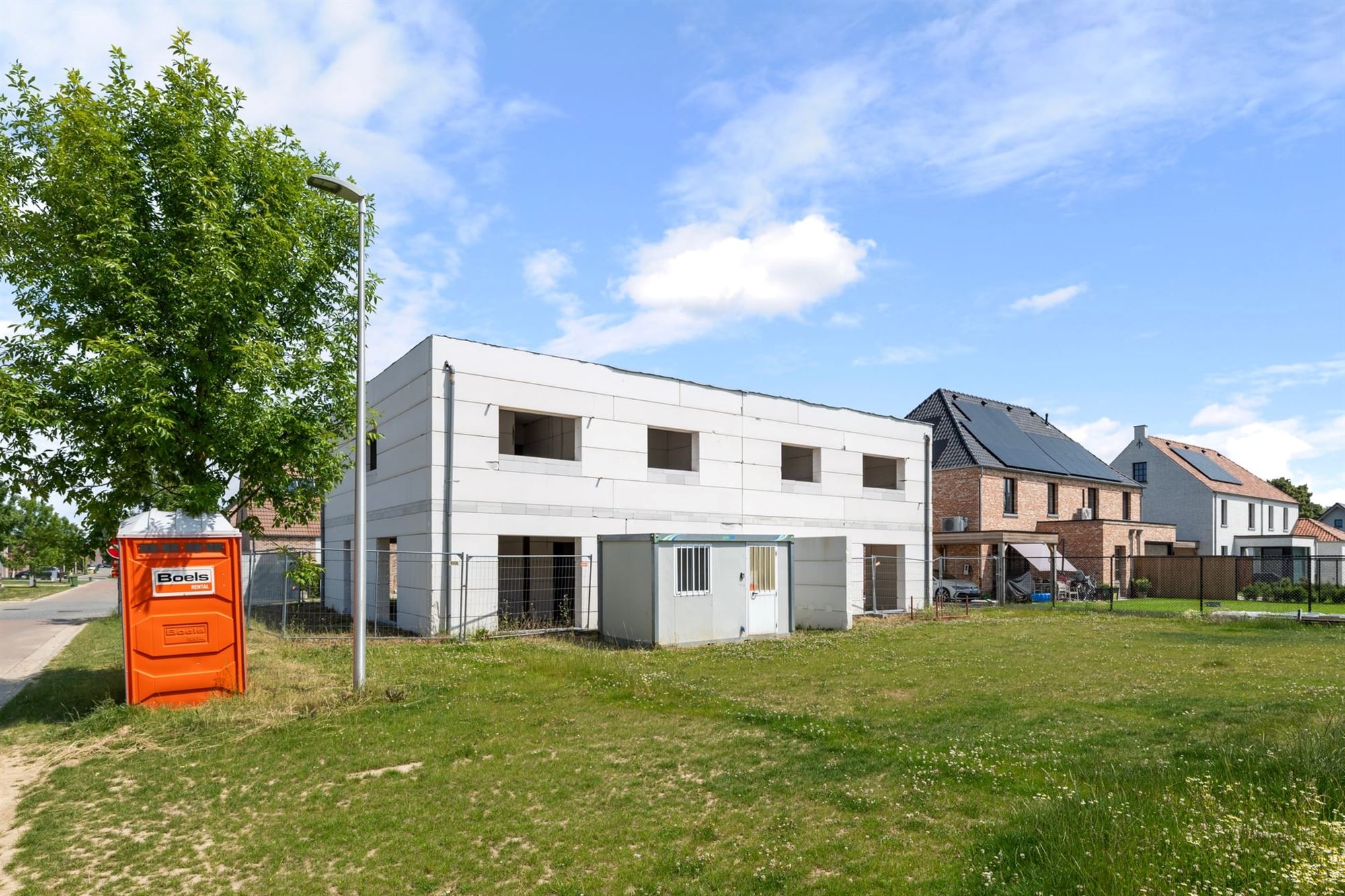 CASCO HALFOPEN BEBOUWING IN MODERNE STIJL MET CARPORT IN ALKEN foto 4