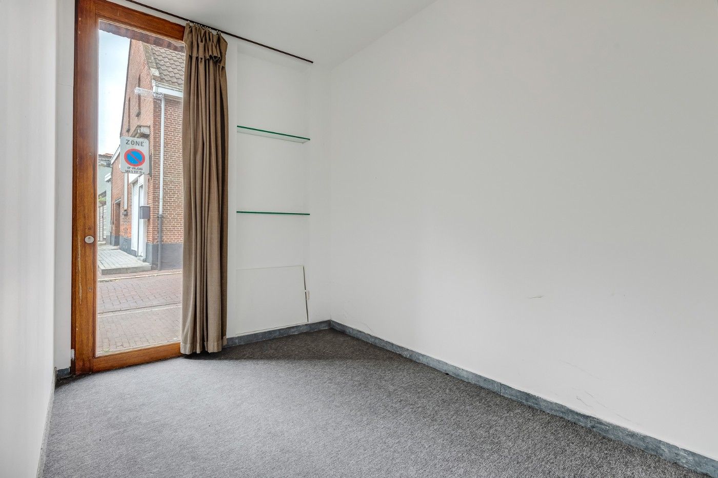 Centraal gelegen handelshuis met woonst foto 3